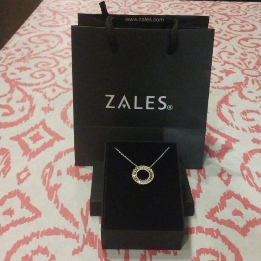 Zales silver and cubic zirconia necklace pendant and chain